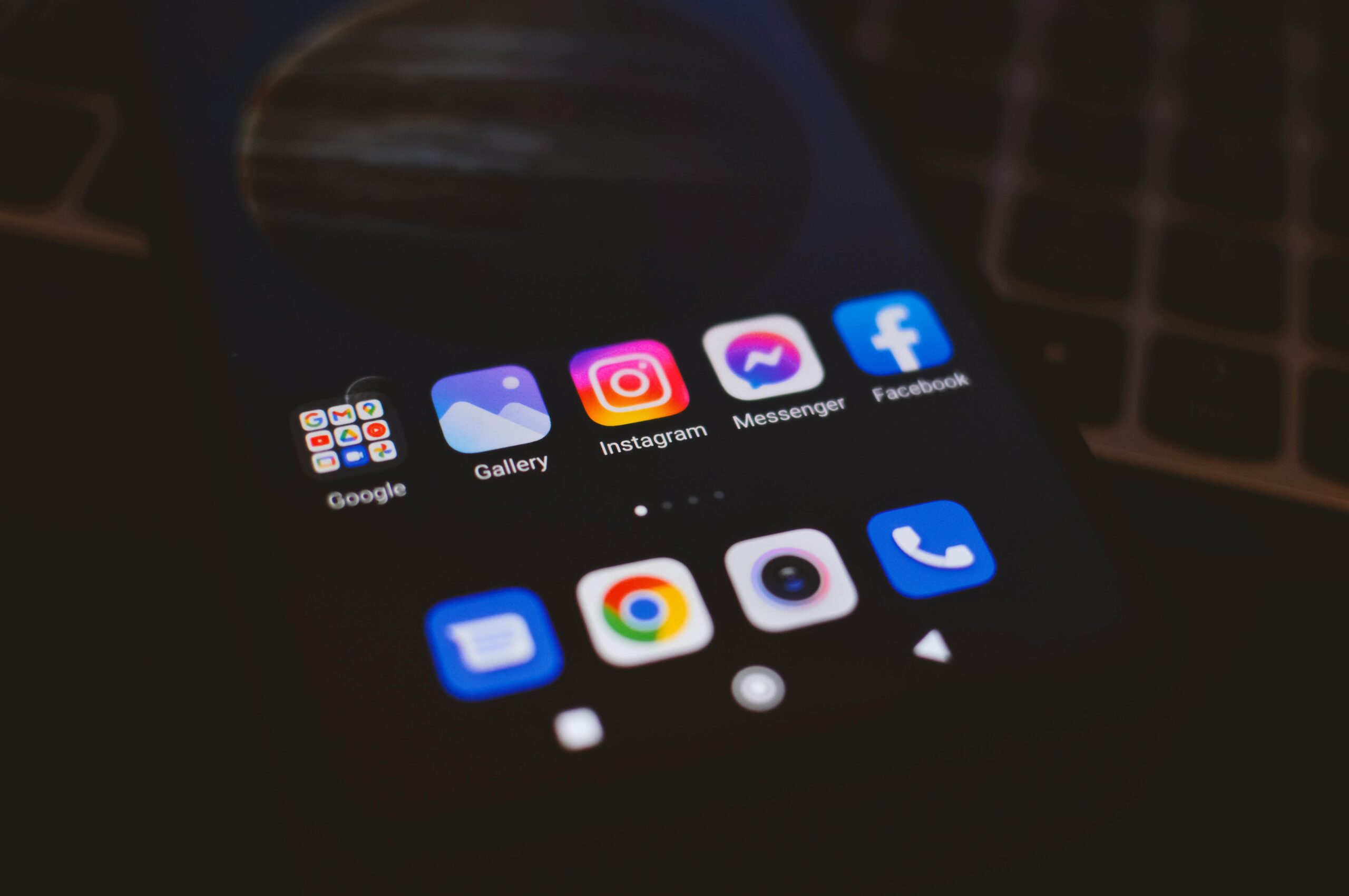 Sąd UE unieważnia decyzje o opłatach nadzorczych dla platform cyfrowych: analiza prawna orzeczeń Meta i TikTok